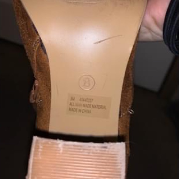 Fluffy booties - Picture 2 of 2